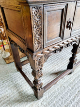 Load image into Gallery viewer, 17th Century Style Oak Dresser