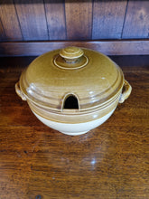 Load image into Gallery viewer, T G Green Vintage Casserole Dish With Lid British iconic brand