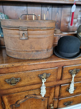 Load image into Gallery viewer, Antique Victorian Hat Tin