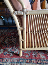 Load image into Gallery viewer, Bamboo Large Snuggle/Love Seat By Angraves of Leicester