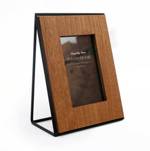 Load image into Gallery viewer, Wooden &amp; Wire Photo Frame 4x6&quot;
