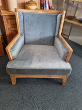 Load image into Gallery viewer, Hardwood Showframe Wingback Armchair