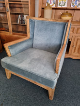 Load image into Gallery viewer, Hardwood Showframe Wingback Armchair