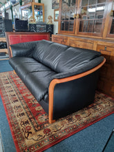 Load image into Gallery viewer, Ekornes Manhatten Black Leather Sofa