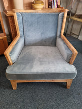 Load image into Gallery viewer, Hardwood Showframe Wingback Armchair