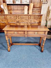 Load image into Gallery viewer, Titchmarsh & Goodwin Oak Hall Table