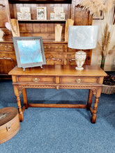 Load image into Gallery viewer, Titchmarsh & Goodwin Oak Hall Table