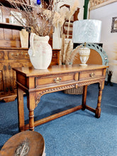 Load image into Gallery viewer, Titchmarsh & Goodwin Oak Hall Table