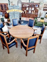 Load image into Gallery viewer, Solid Oak Table & Six Dining Chairs