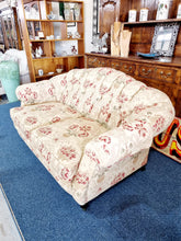 Load image into Gallery viewer, Cottage Suite