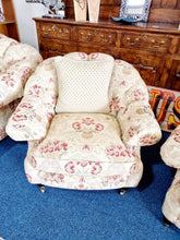 Load image into Gallery viewer, Cottage Suite