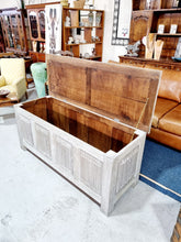 Load image into Gallery viewer, HUGE Chest / Blanket Box / Toy Chest