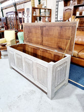 Load image into Gallery viewer, HUGE Chest / Blanket Box / Toy Chest