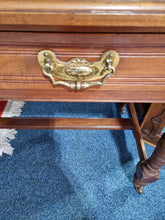 Load image into Gallery viewer, Early 20th Century Walnut Mirror Back Dressing Table