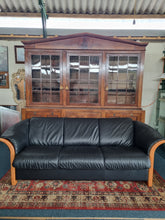 Load image into Gallery viewer, Ekornes Manhatten Black Leather Sofa
