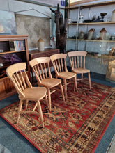 Load image into Gallery viewer, Beautiful wool rug
