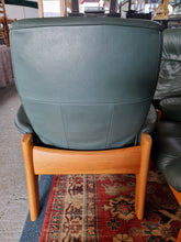 Load image into Gallery viewer, Ekornes Stressless Green Leather And Teak Three Piece Suite
