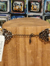 Load image into Gallery viewer, Vintage Monet Strand Necklace
