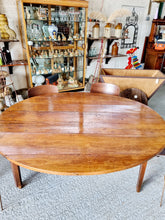 Load image into Gallery viewer, Georgian Oak Dropleaf Dining Table
