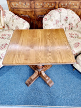 Load image into Gallery viewer, Lovely Solid Oak Table
