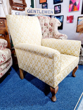 Load image into Gallery viewer, Early 20th Century Arm Chair
