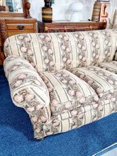 Load image into Gallery viewer, Victorian Drop End Sofa
