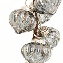 Load image into Gallery viewer, The Noel Collection Smoked Midnight Teardop Bauble Cluster
