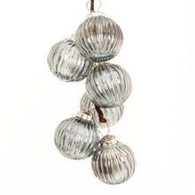 Load image into Gallery viewer, The Noel Collection Smoked Midnight Fluted Bauble Cluster
