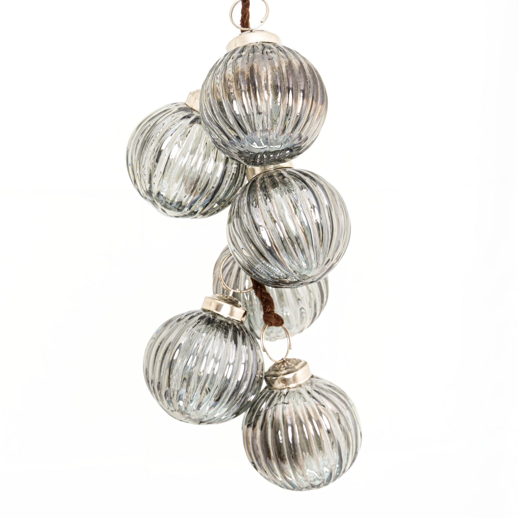 The Noel Collection Smoked Midnight Fluted Bauble Cluster